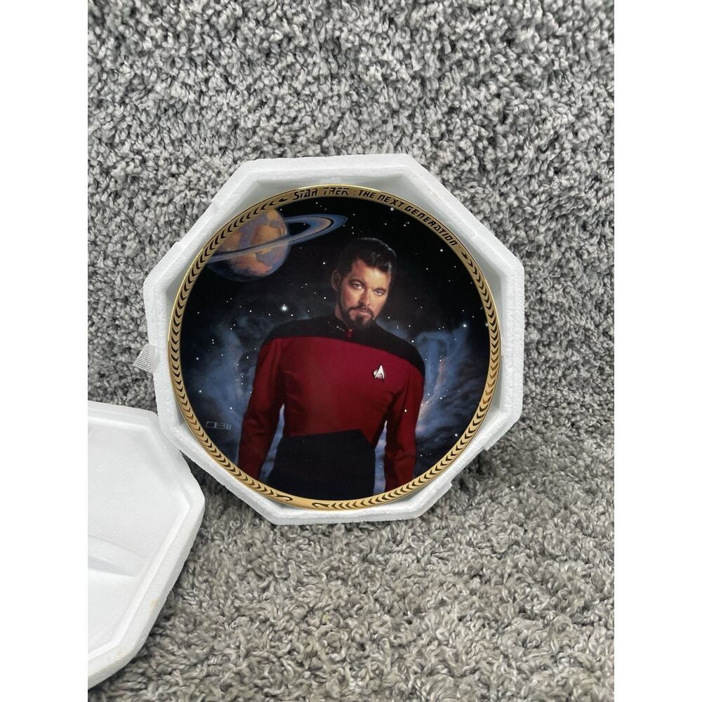 The Hamilton Collection Commander William T Riker Star Trek Plate Collection - Picture 7 of 12